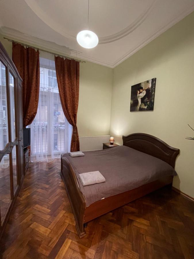 3 Rooms Apartments In The City Centr 리비프 외부 사진