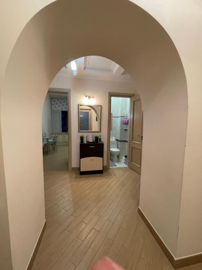 3 Rooms Apartments In The City Centr 리비프 외부 사진