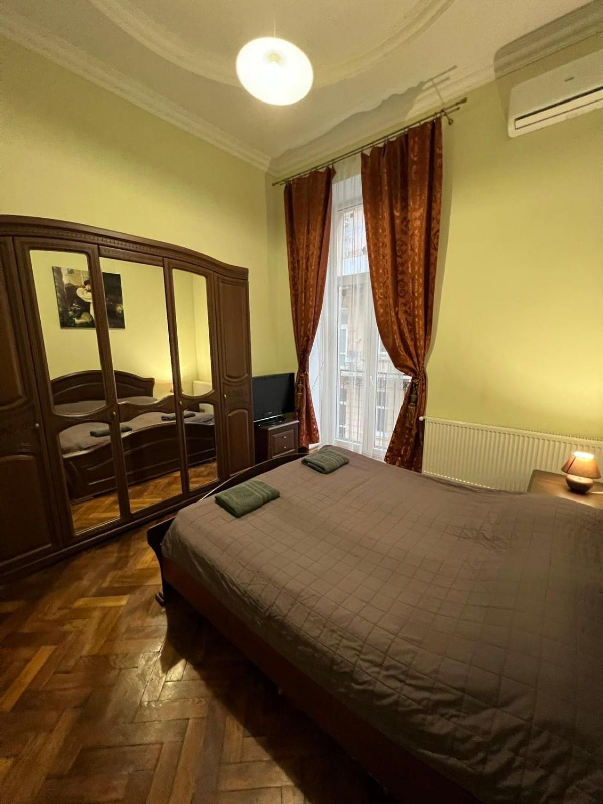 3 Rooms Apartments In The City Centr 리비프 외부 사진