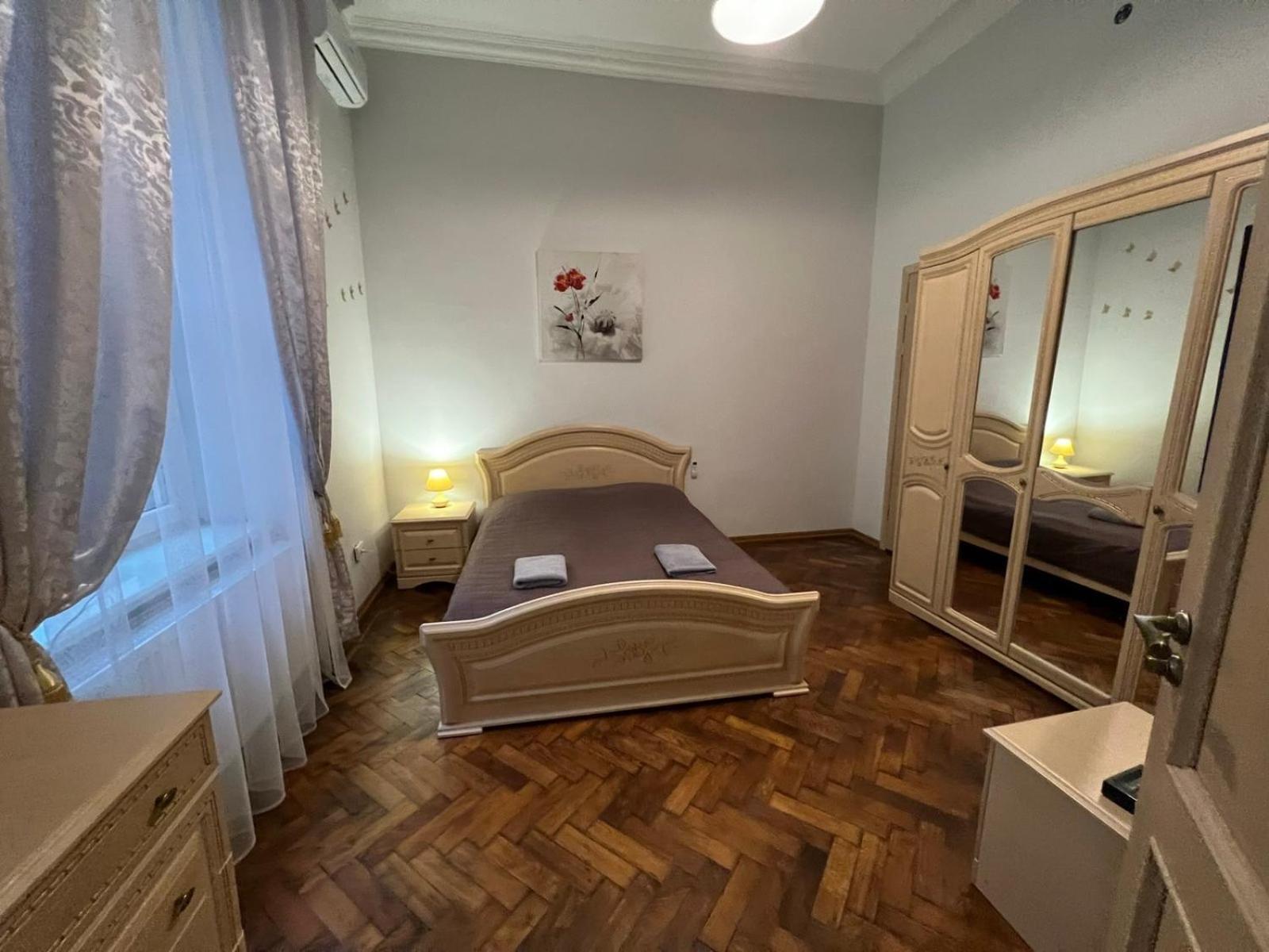 3 Rooms Apartments In The City Centr 리비프 외부 사진