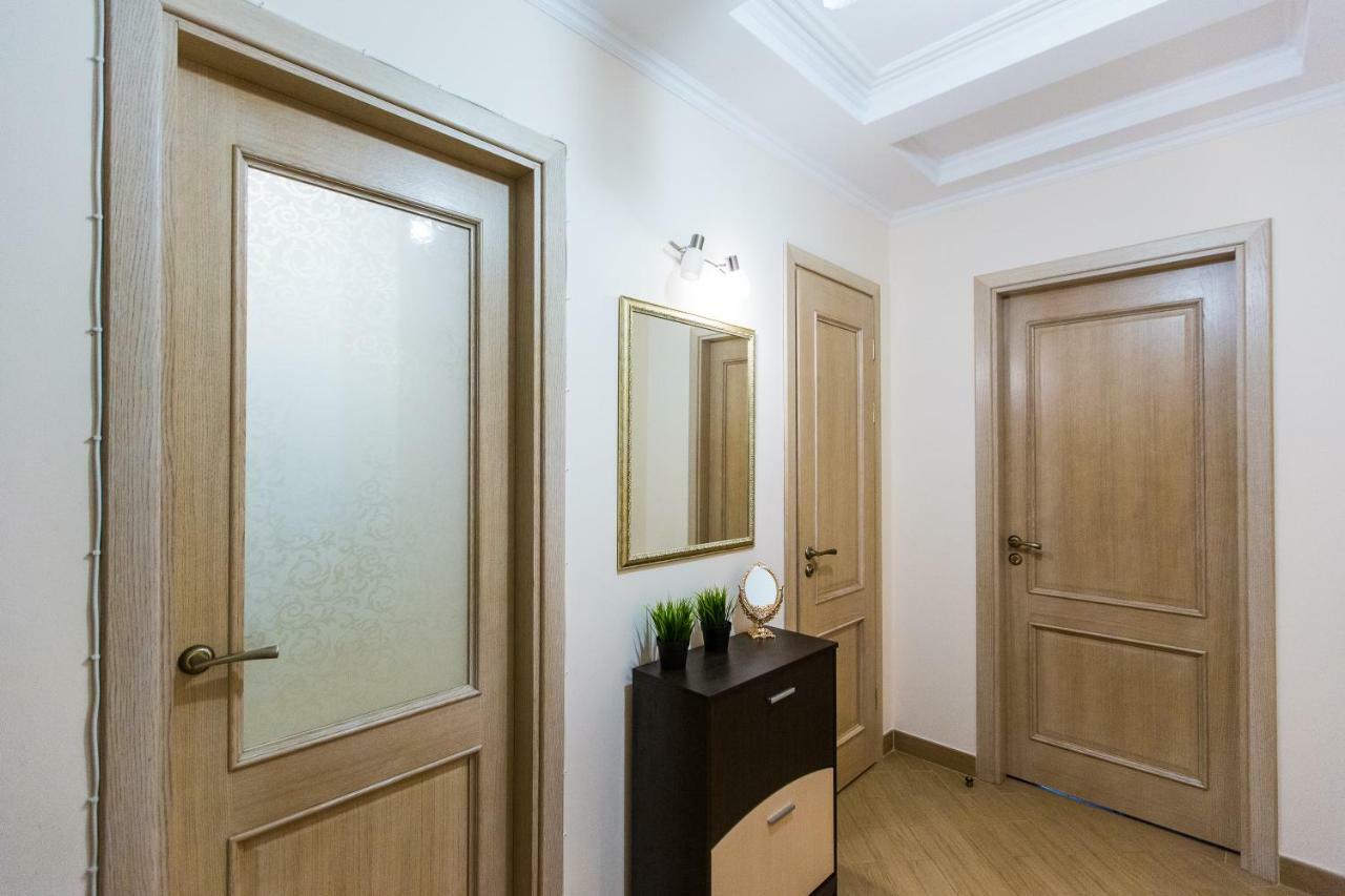 3 Rooms Apartments In The City Centr 리비프 외부 사진
