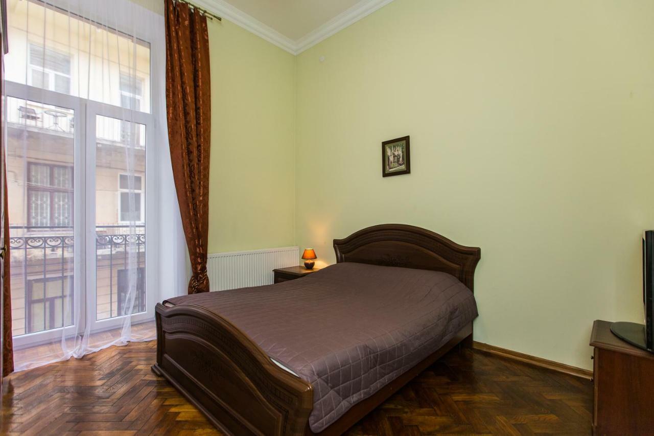 3 Rooms Apartments In The City Centr 리비프 외부 사진