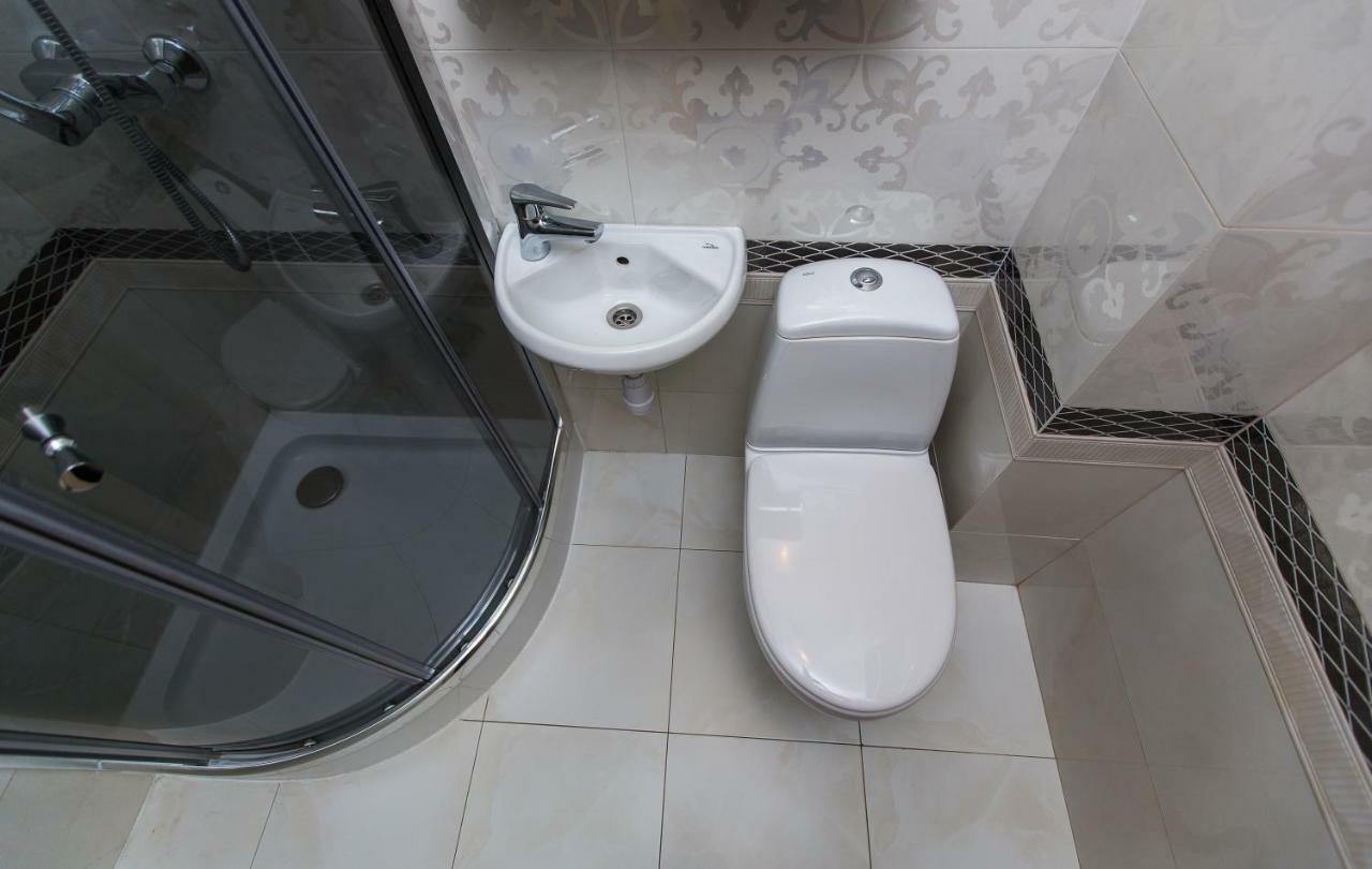 3 Rooms Apartments In The City Centr 리비프 외부 사진