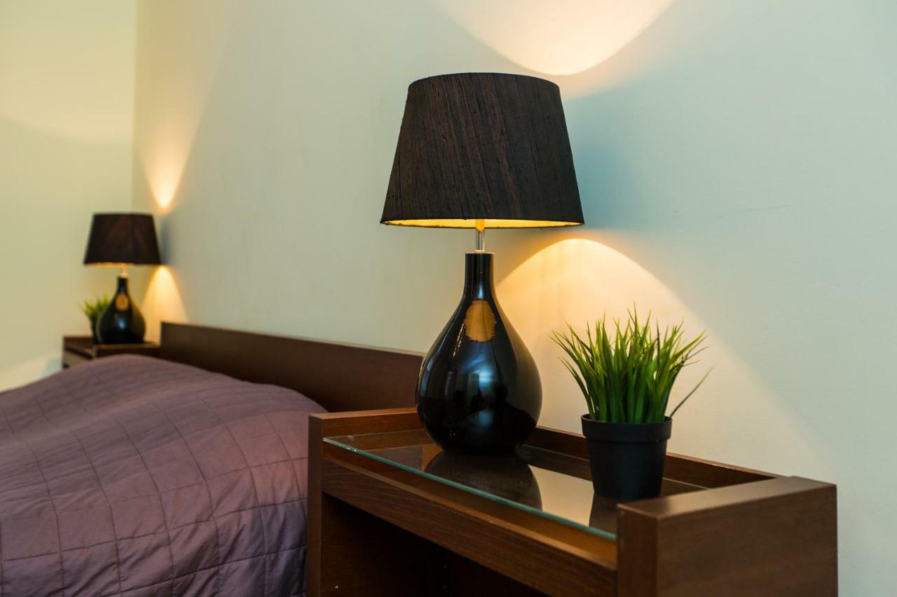 3 Rooms Apartments In The City Centr 리비프 외부 사진